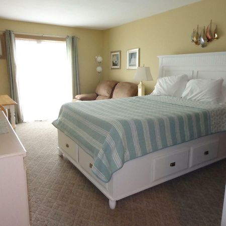 Jonathan'S On The Oceanfront Hampton Exterior foto