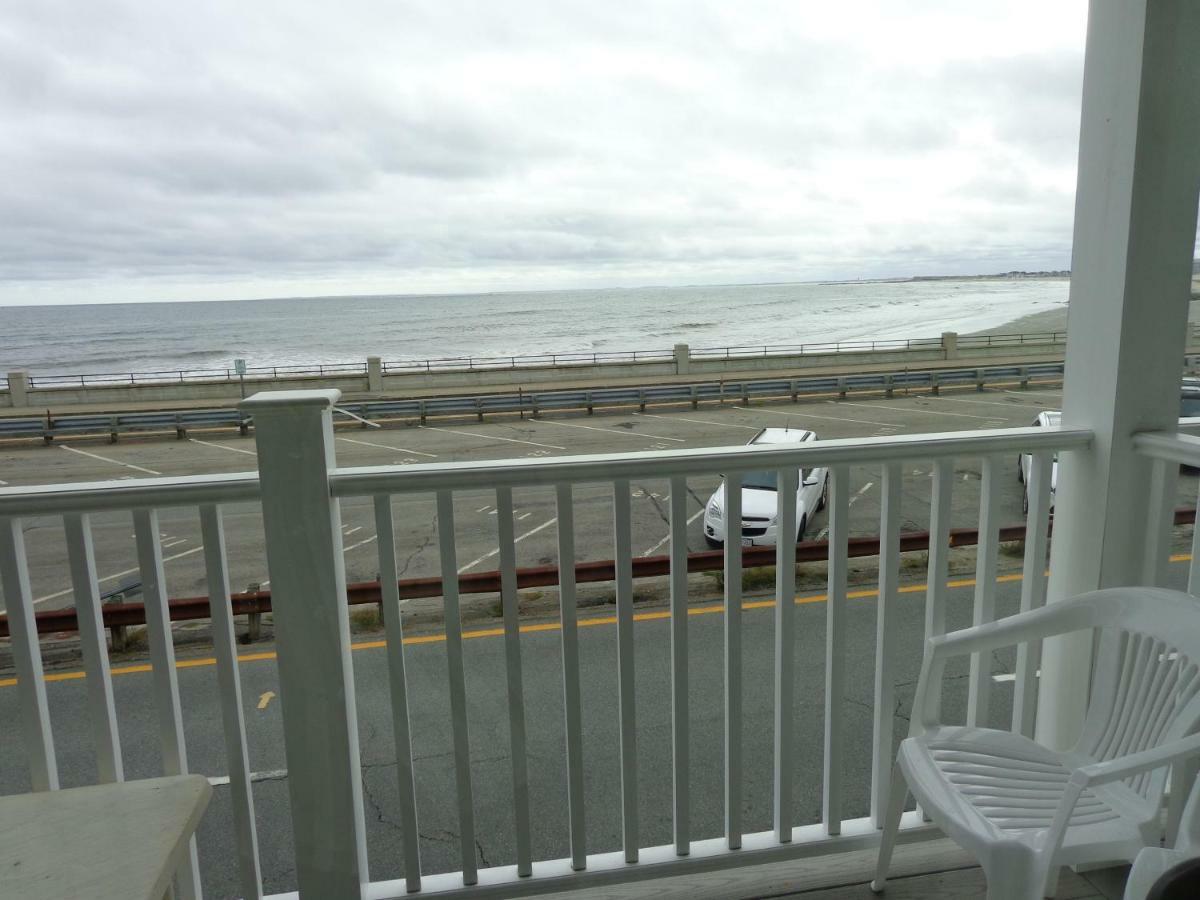 Jonathan'S On The Oceanfront Hampton Exterior foto